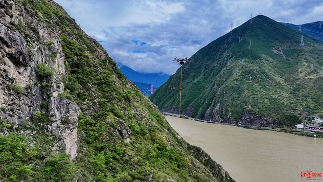 未来无人机什么样?如何引领低空经济未来?众专家四川甘孜现场感受论道给答案