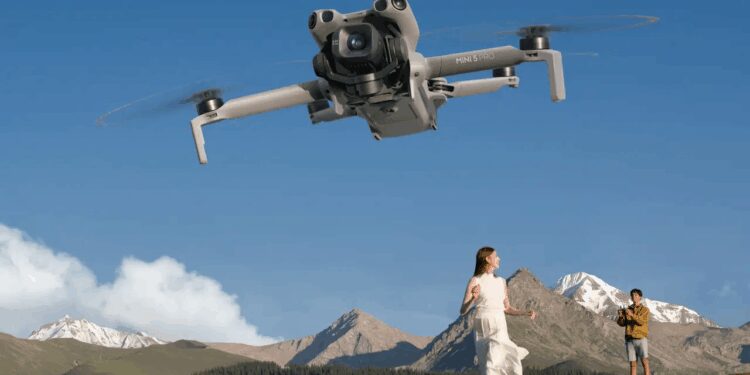 大疆航拍无人机